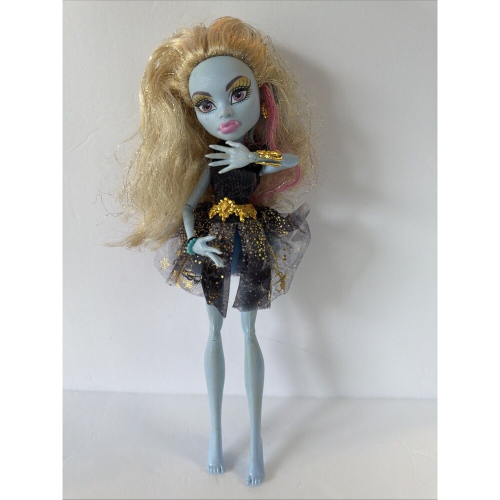 Monster High Abbey Bominable G1 -13 Wishes Bracelet Belt Earrings Outfit